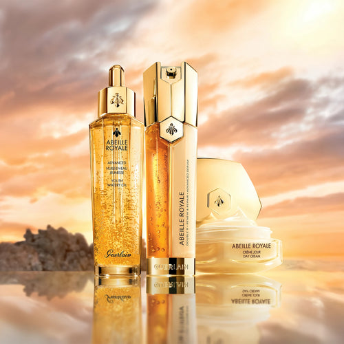 Groundbreaking dual-action serum featuring patented polyfermented honey technology in an innovative double-chamber glass bottle