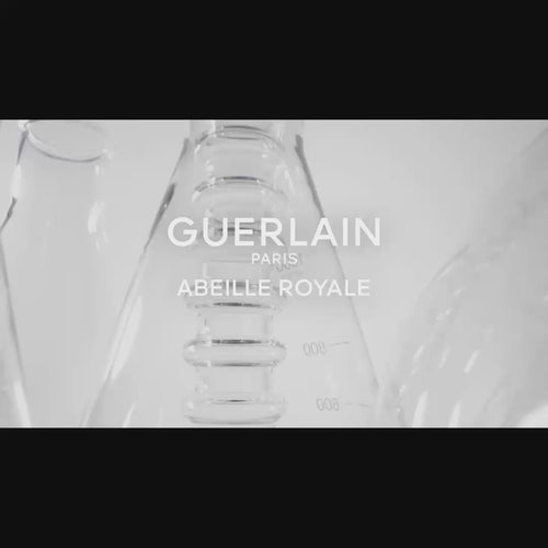 Revolutionary day cream inspired by clinical honey bandages