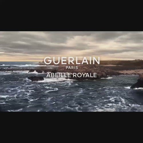 Groundbreaking dual-action serum featuring patented polyfermented honey technology in an innovative double-chamber glass bottle