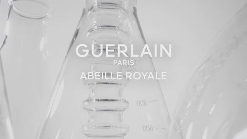 ABEILLE ROYALE HONEY TREATMENT DAY CREAM: THE CLINICAL HONEY BANDAGE